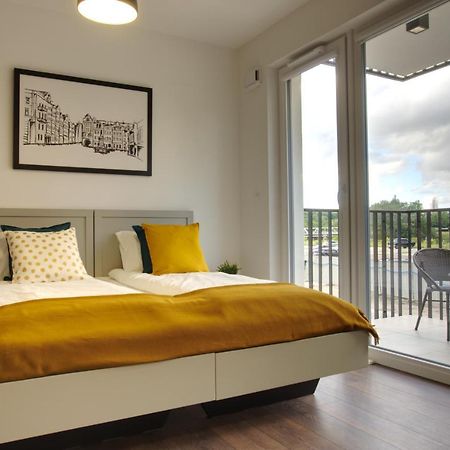 Essence Apartments Topaz Познань Экстерьер фото