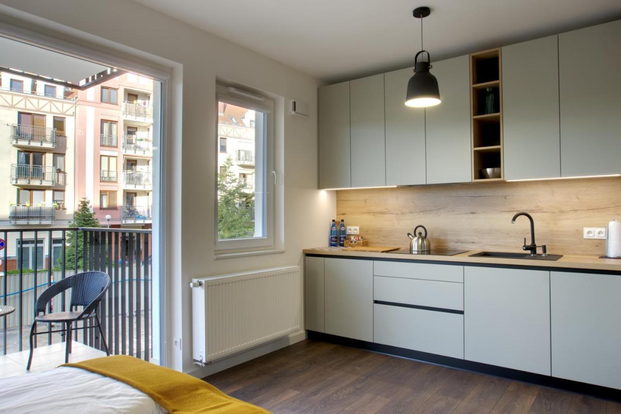 Essence Apartments Topaz Познань Экстерьер фото