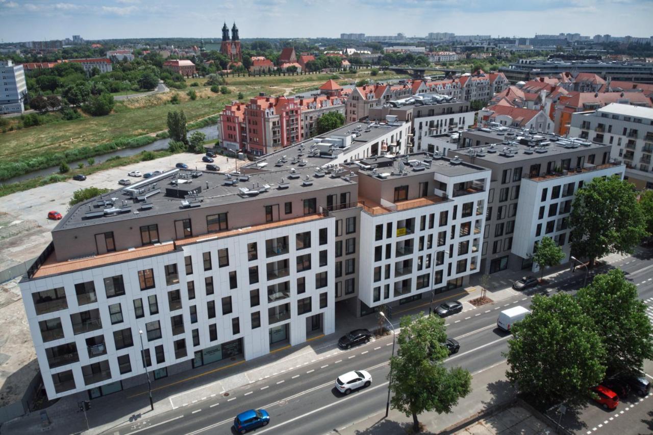 Essence Apartments Topaz Познань Экстерьер фото