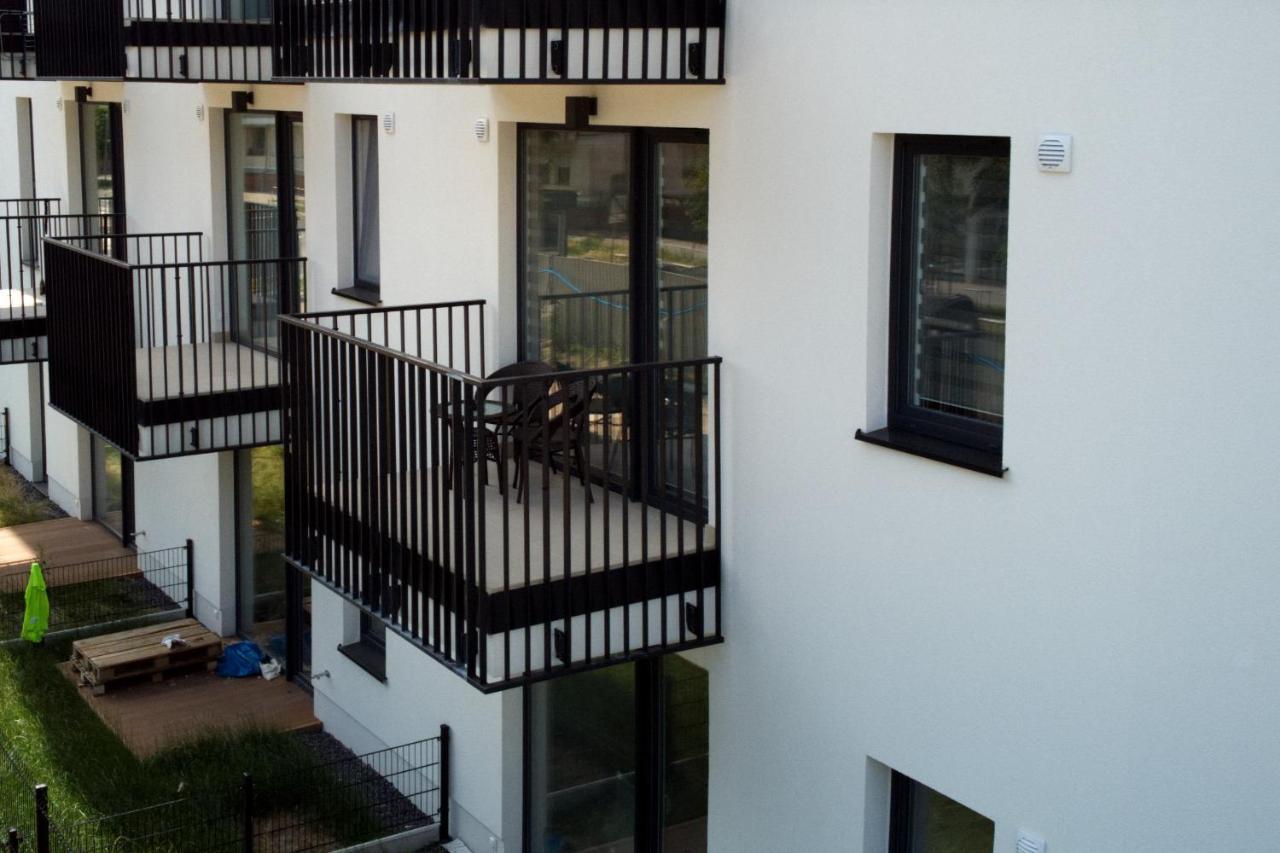 Essence Apartments Topaz Познань Экстерьер фото